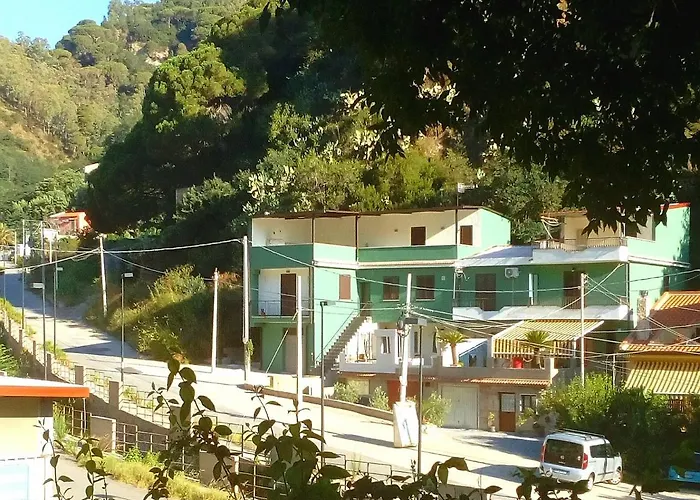 بيت ضيافة La Badia مسينا