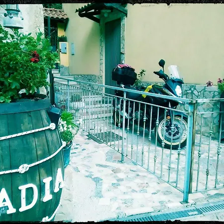 La Badia 3* Messina